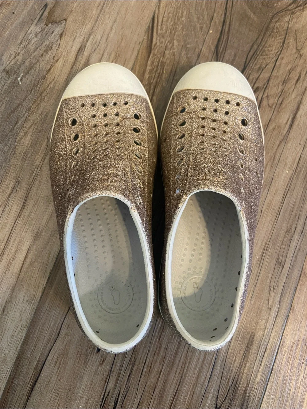 Native kids size 12 gold glitter slip on Jefferson shoes EUC practical comfort